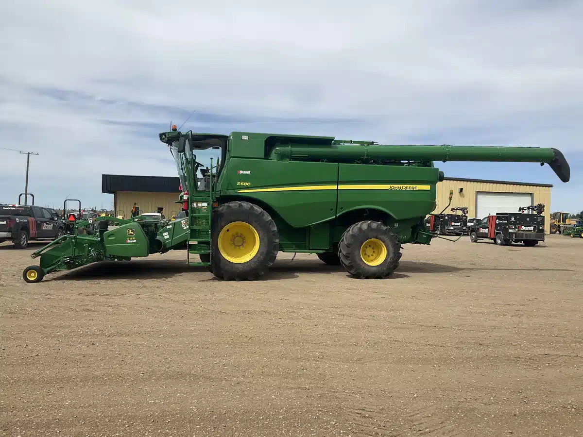 Gallery image 2 for Used 2017 John Deere S680 Combine