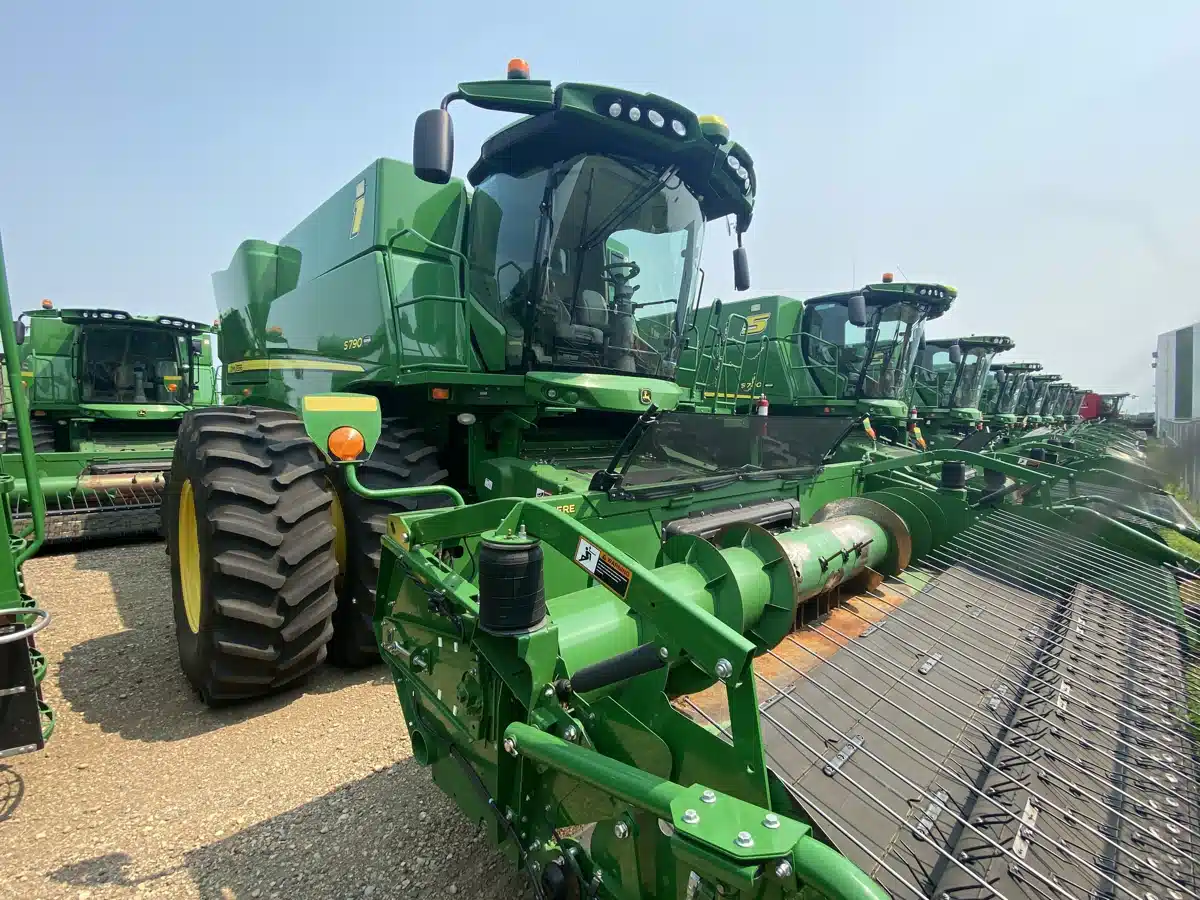 Gallery image 2 for Used 2018 John Deere S790 Combine
