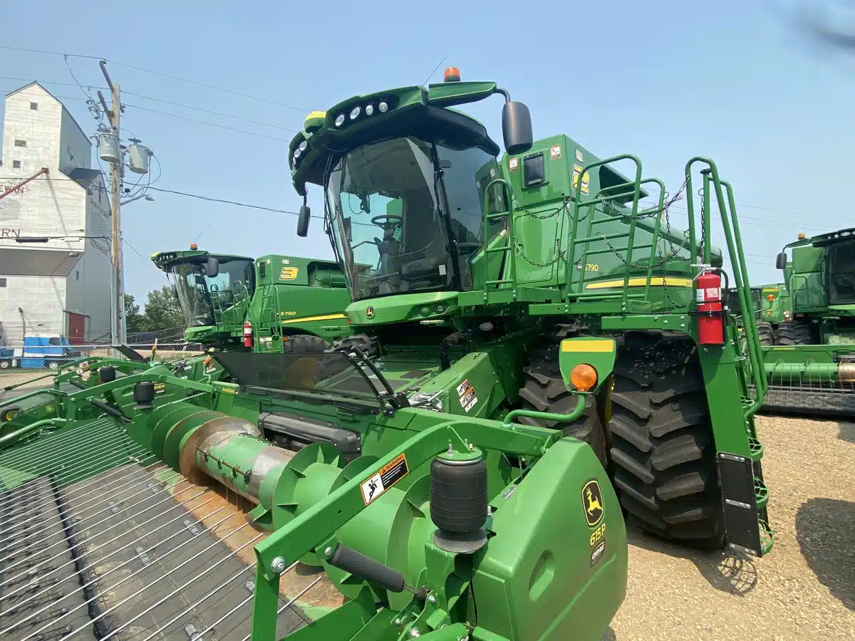 Gallery image 1 for Used 2018 John Deere S790 Combine