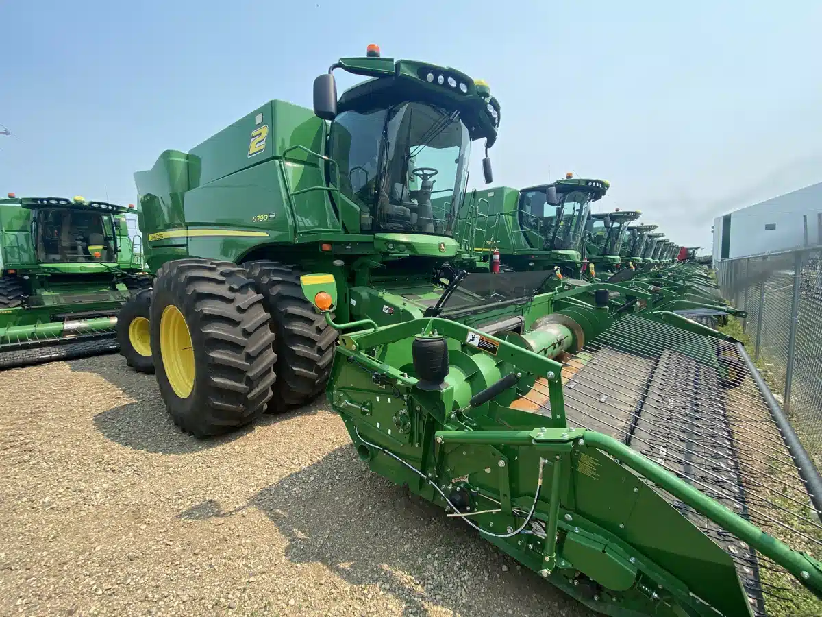 Gallery image 2 for Used 2018 John Deere S790 Combine