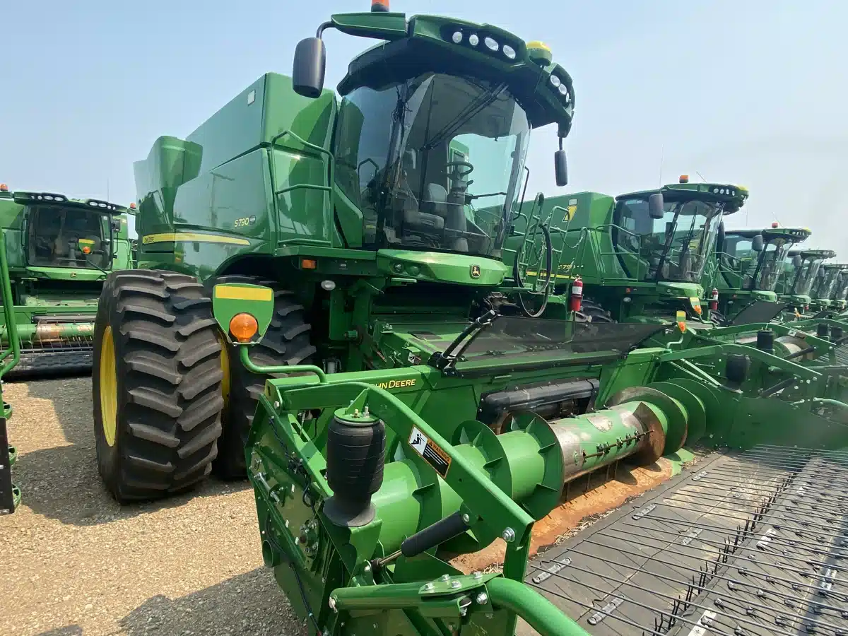 Gallery image 2 for Used 2018 John Deere S790 Combine
