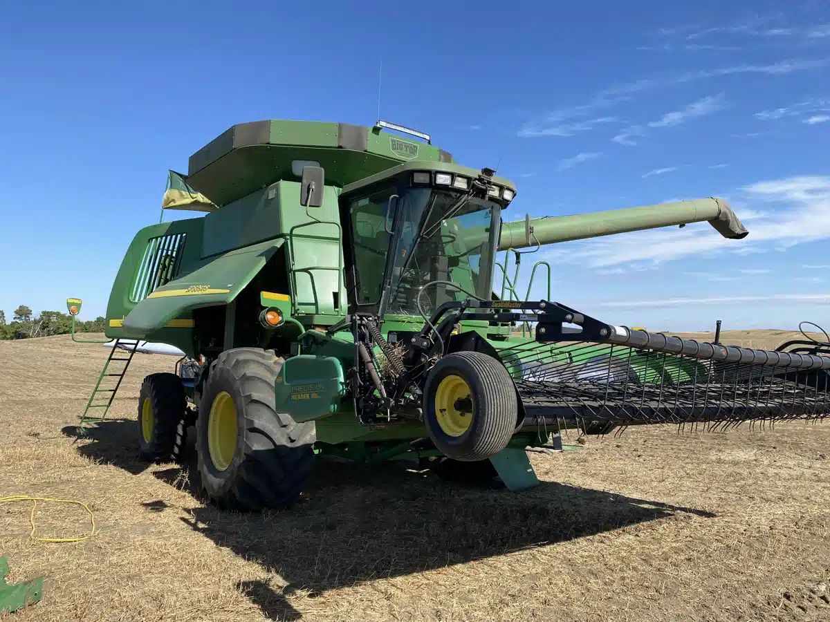 Gallery image 2 for Used 2005 John Deere 9760 STS Combine