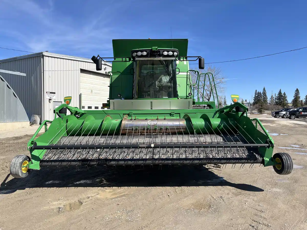Gallery image 2 for Used 2008 John Deere T670 Combine
