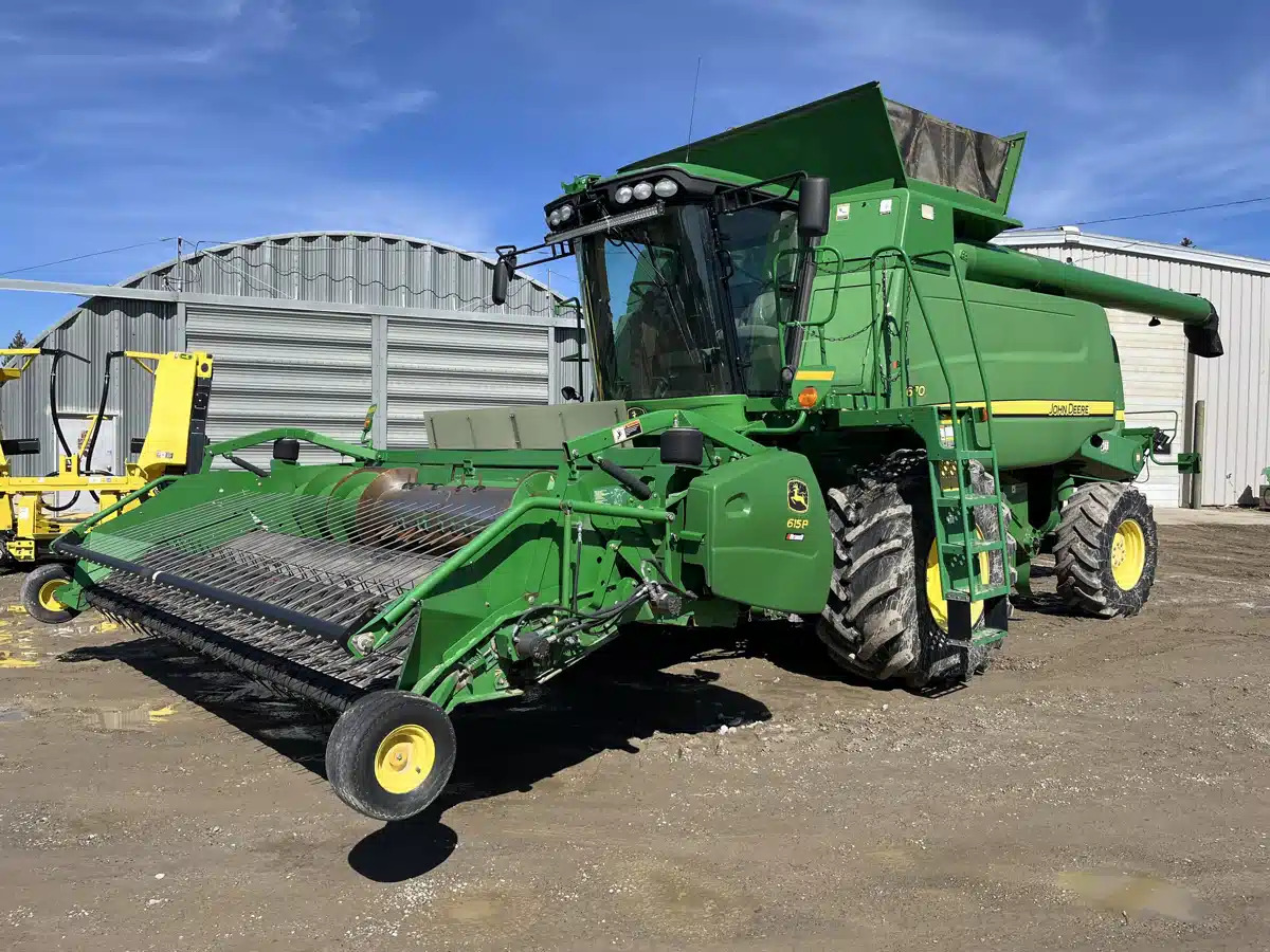 Gallery image 1 for Used 2008 John Deere T670 Combine