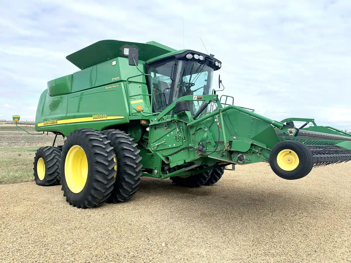 Gallery image 2 for Used 2007 John Deere 9860 STS Combine