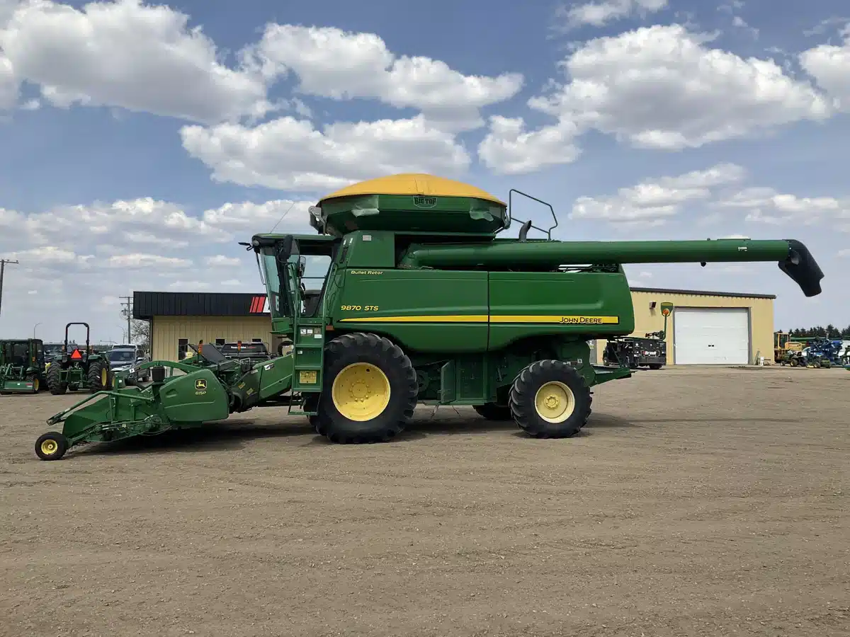 Gallery image 2 for Used 2009 John Deere 9870 STS Combine
