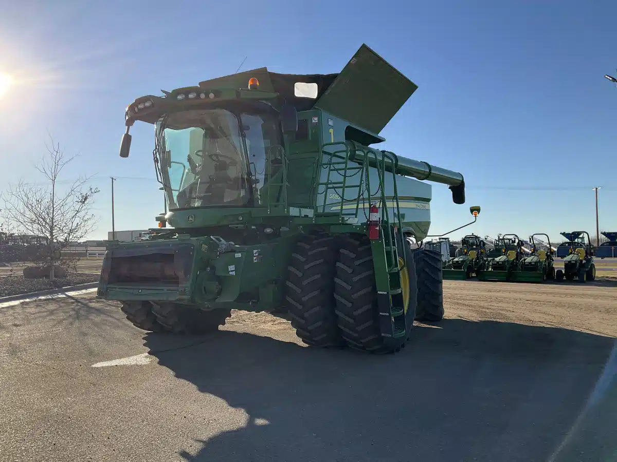 Gallery image 1 for Used 2017 John Deere S680 Combine