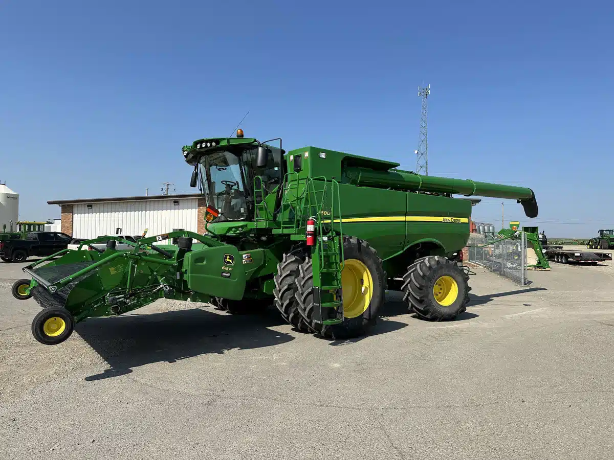Gallery image 1 for Used 2017 John Deere S680 Combine