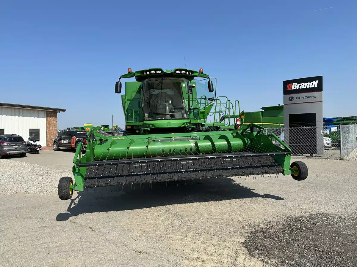Gallery image 2 for Used 2017 John Deere S680 Combine