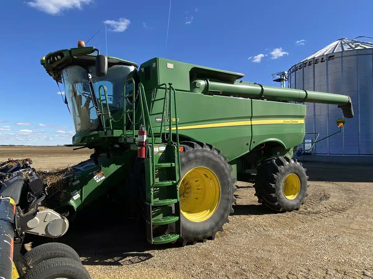 Gallery image 1 for Used 2018 John Deere S780 Combine