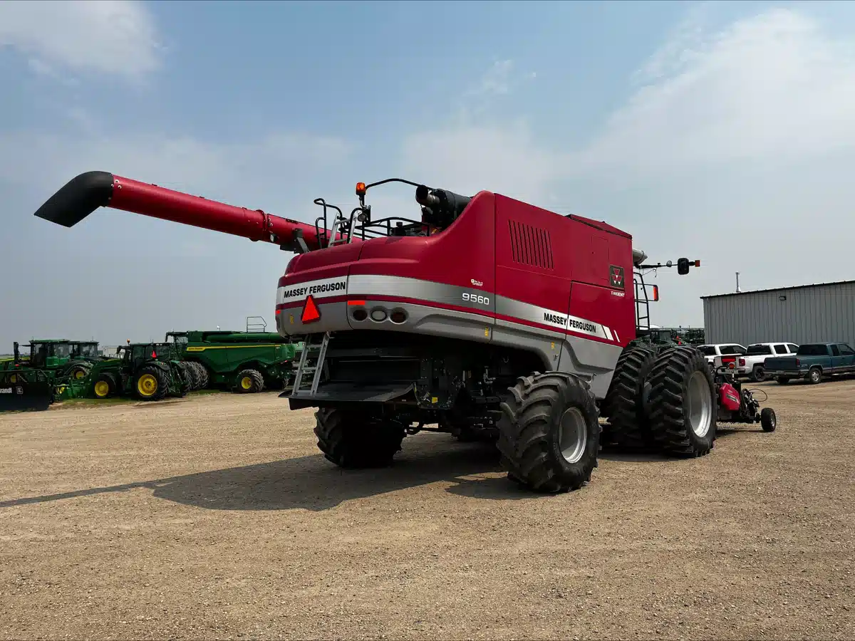 Gallery image 2 for Used 2013 Massey Ferguson 9560 Combine