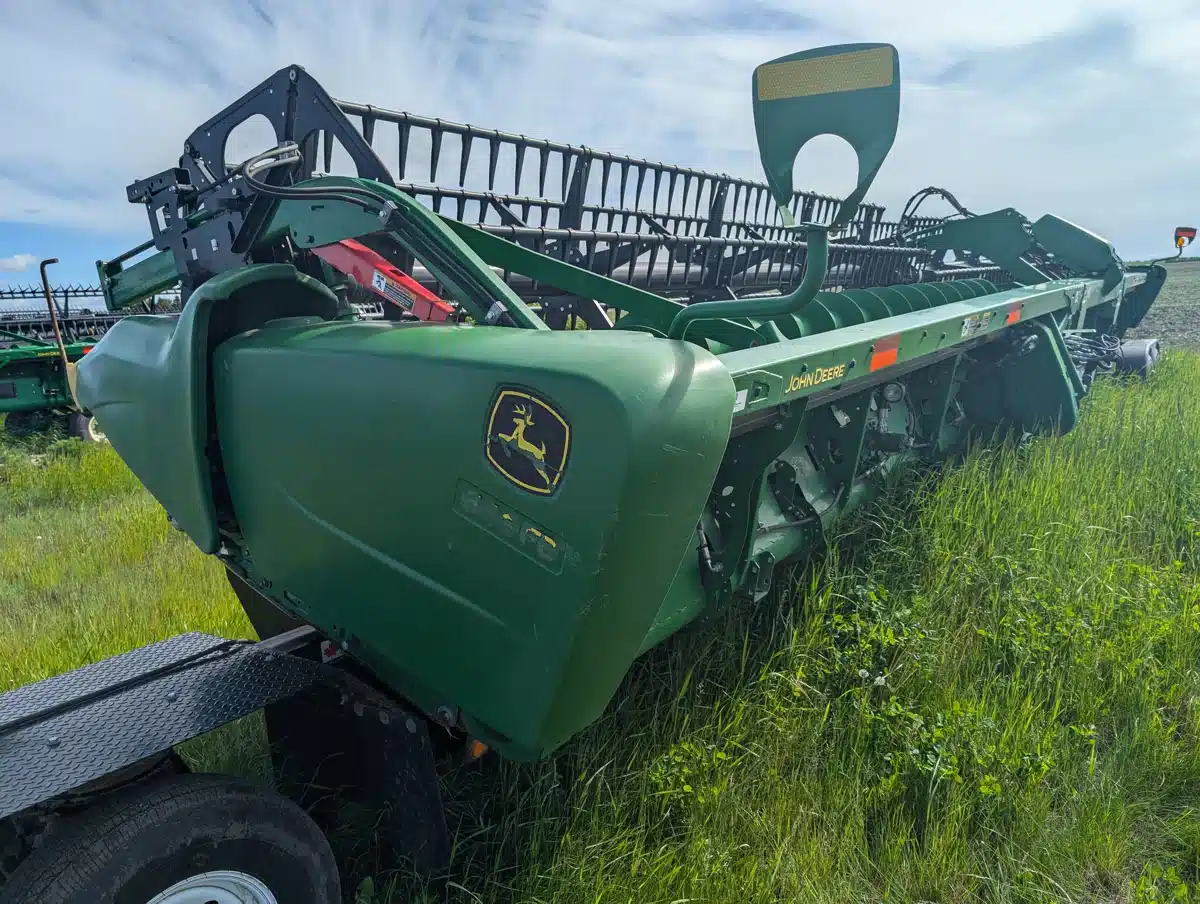 Gallery image 2 for Used 2016 John Deere 640FD Header - Draper