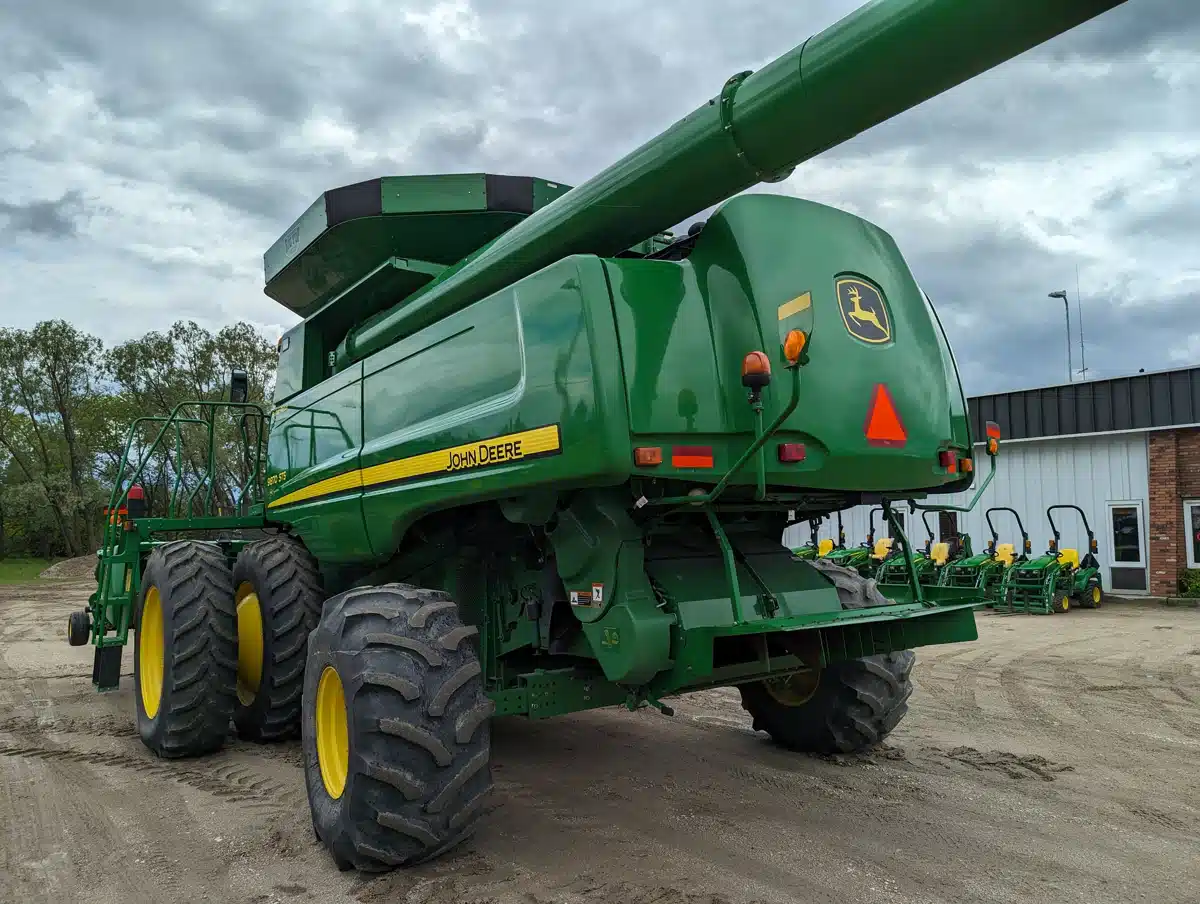 Gallery image 2 for Used 2011 John Deere 9870 STS Combine