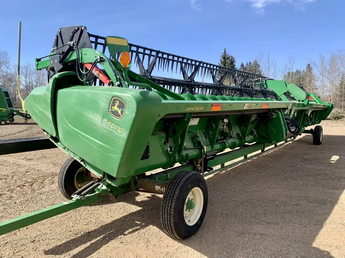 Gallery image 2 for Used 2017 John Deere 640FD Header - Draper