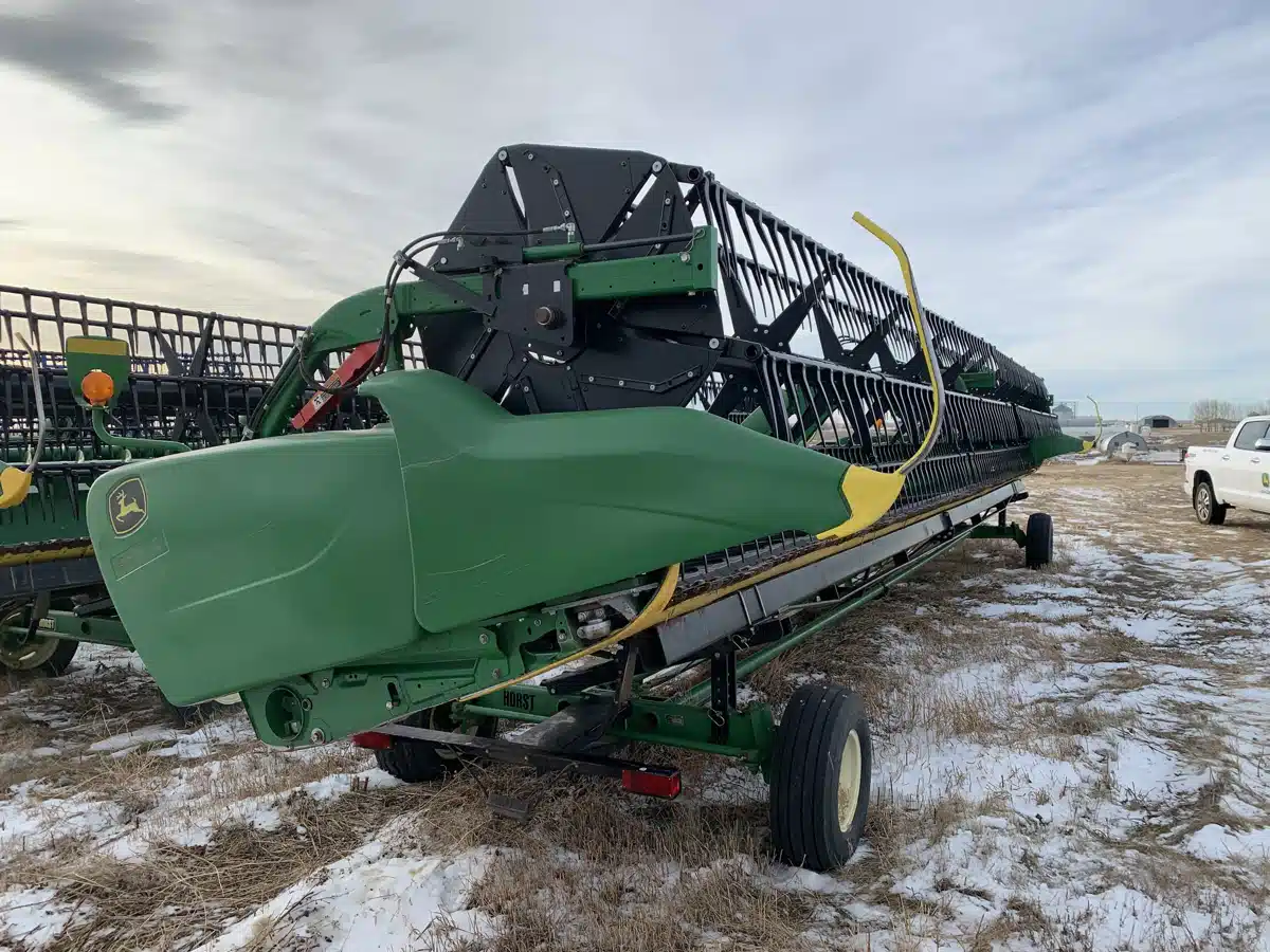 Gallery image 2 for Used 2017 John Deere 640FD Header - Draper