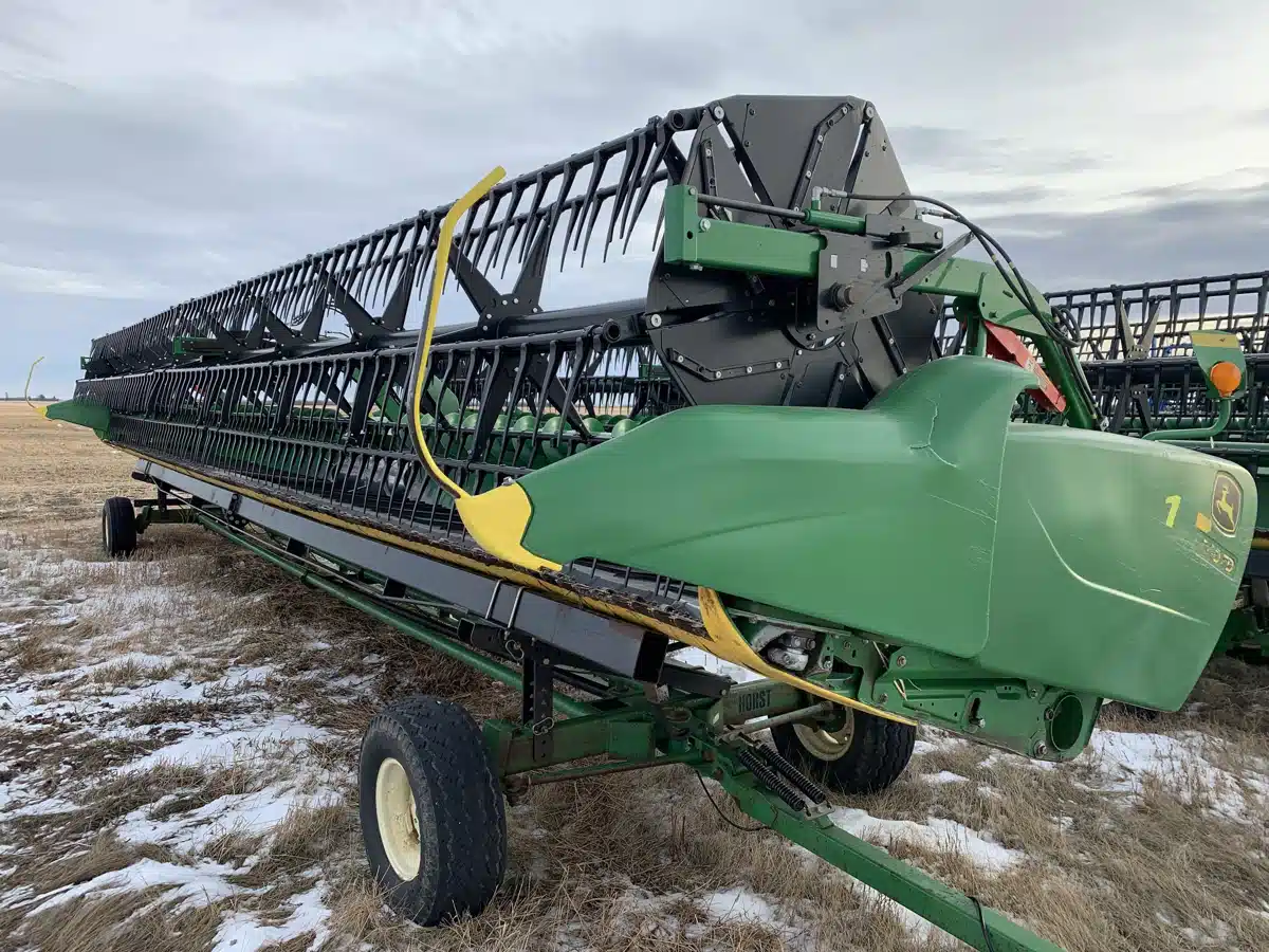Gallery image 1 for Used 2017 John Deere 640FD Header - Draper