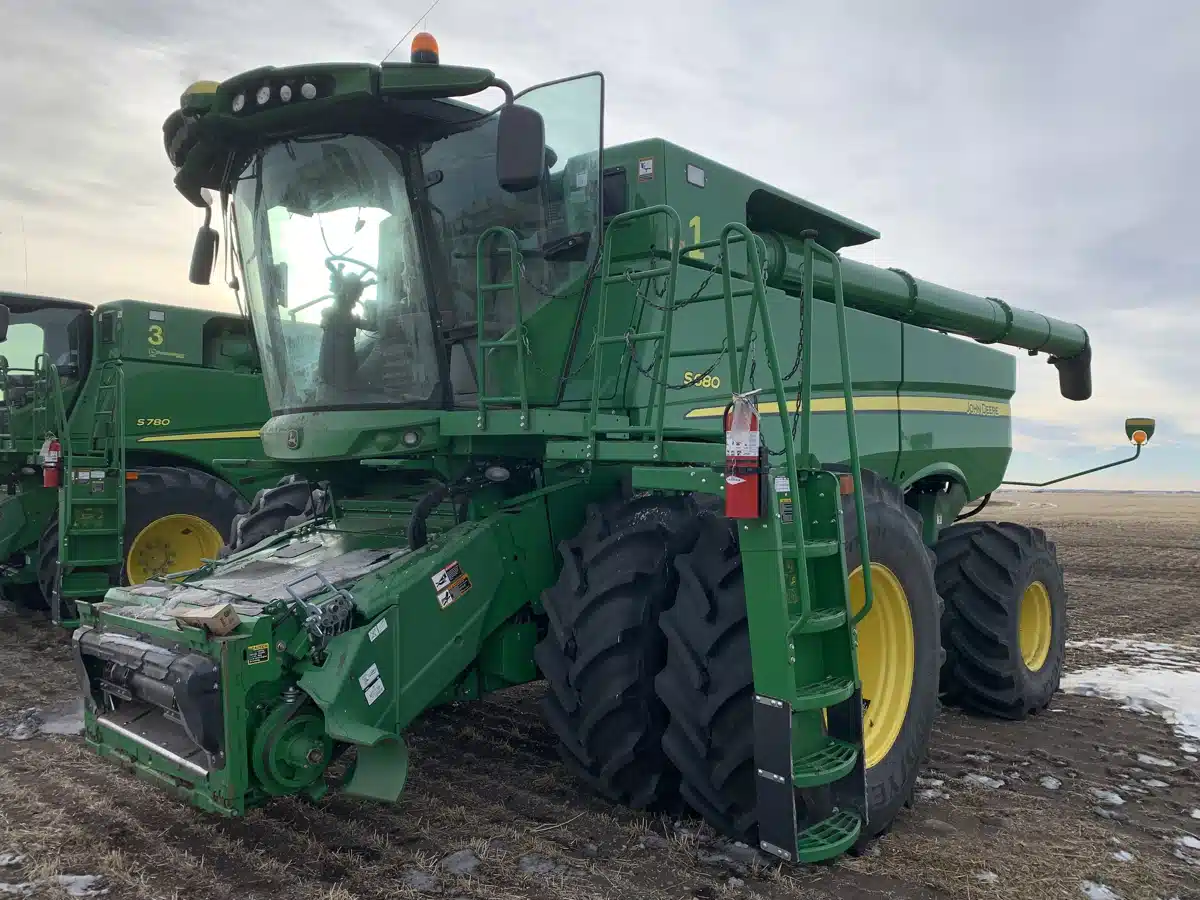 Gallery image 1 for Used 2016 John Deere S680 Combine