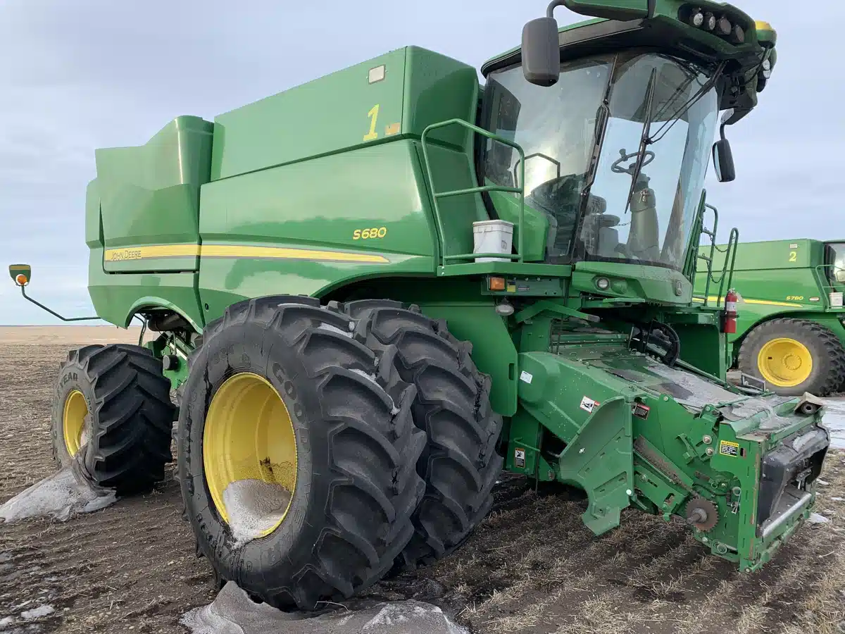 Gallery image 2 for Used 2016 John Deere S680 Combine