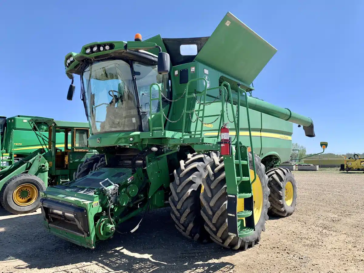 Gallery image 1 for Used 2014 John Deere S680 Combine
