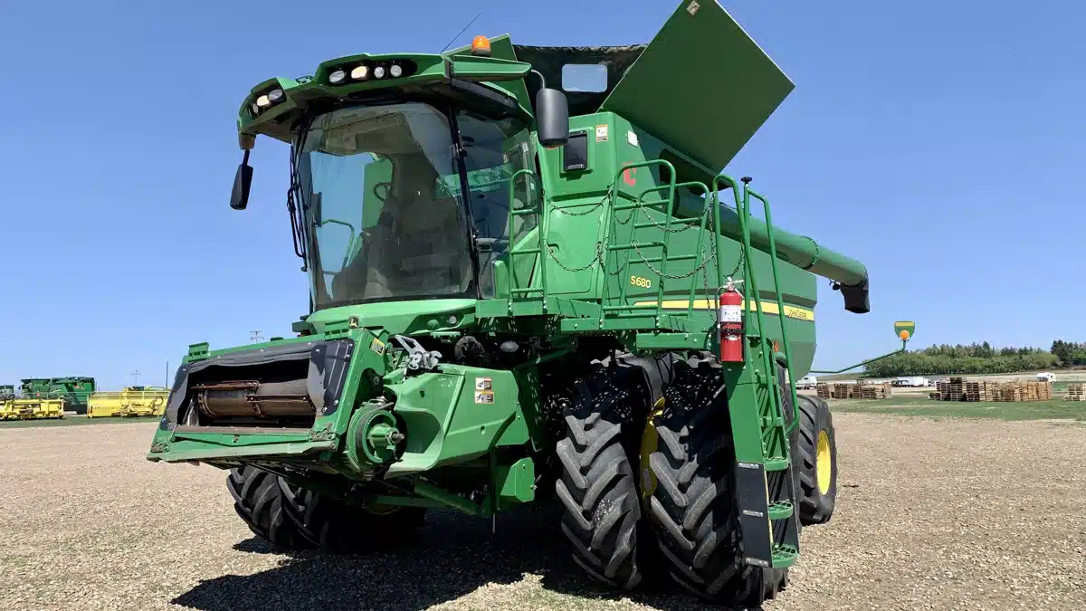 Gallery image 1 for Used 2014 John Deere S680 Combine
