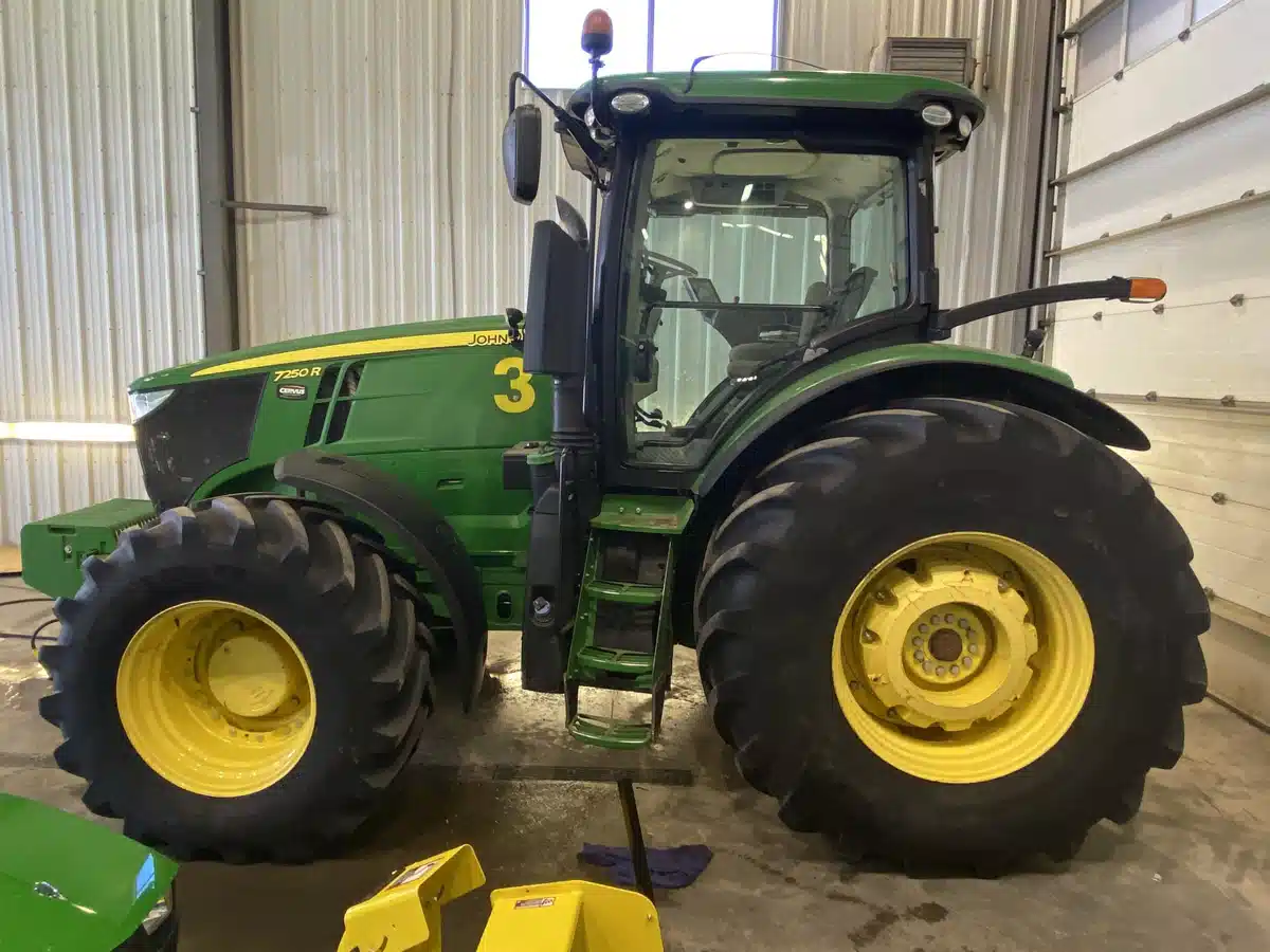 Gallery image 1 for Used 2014 John Deere 7250R Tractor
