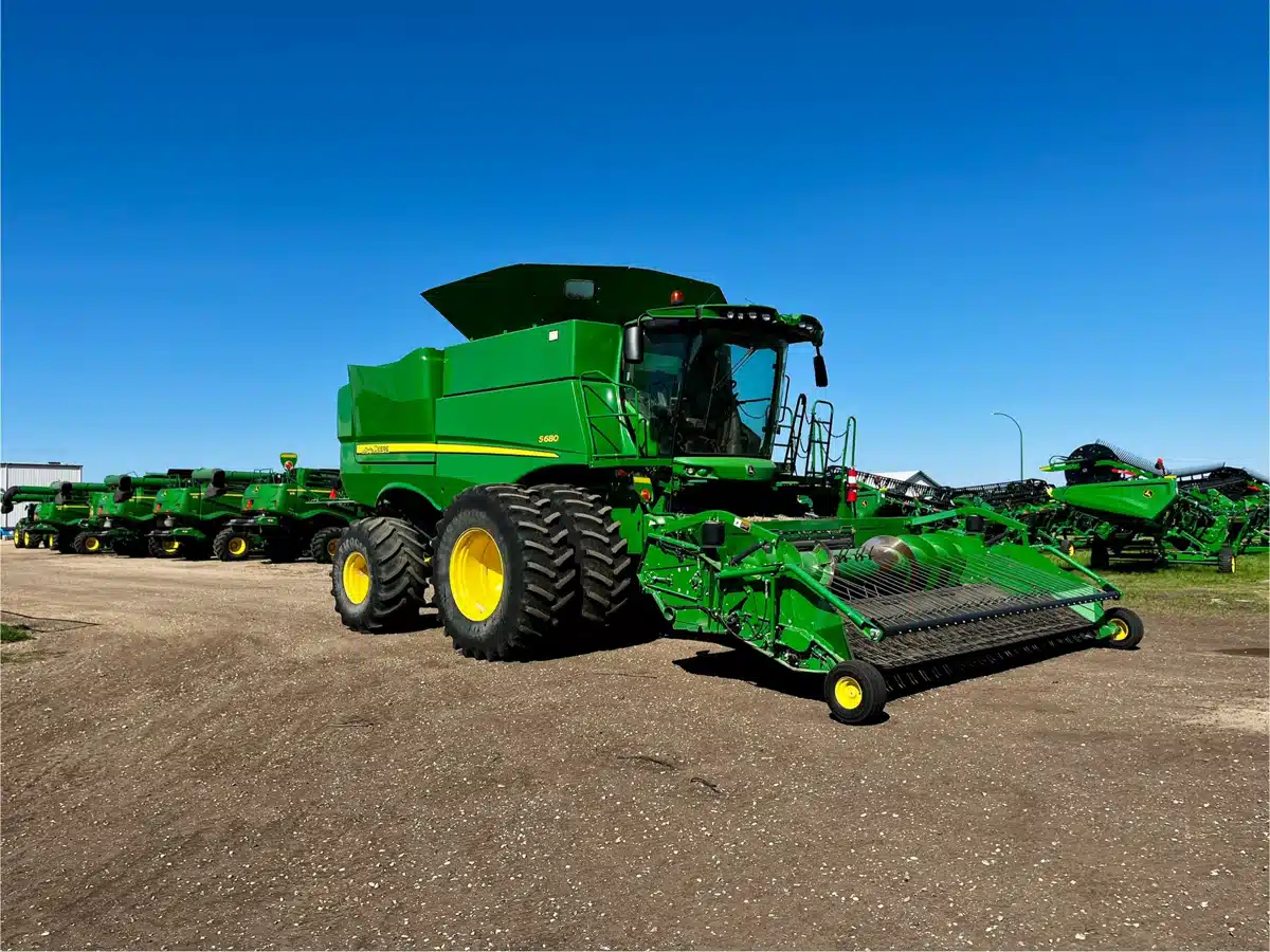 Gallery image 1 for Used 2015 John Deere S680 Combine