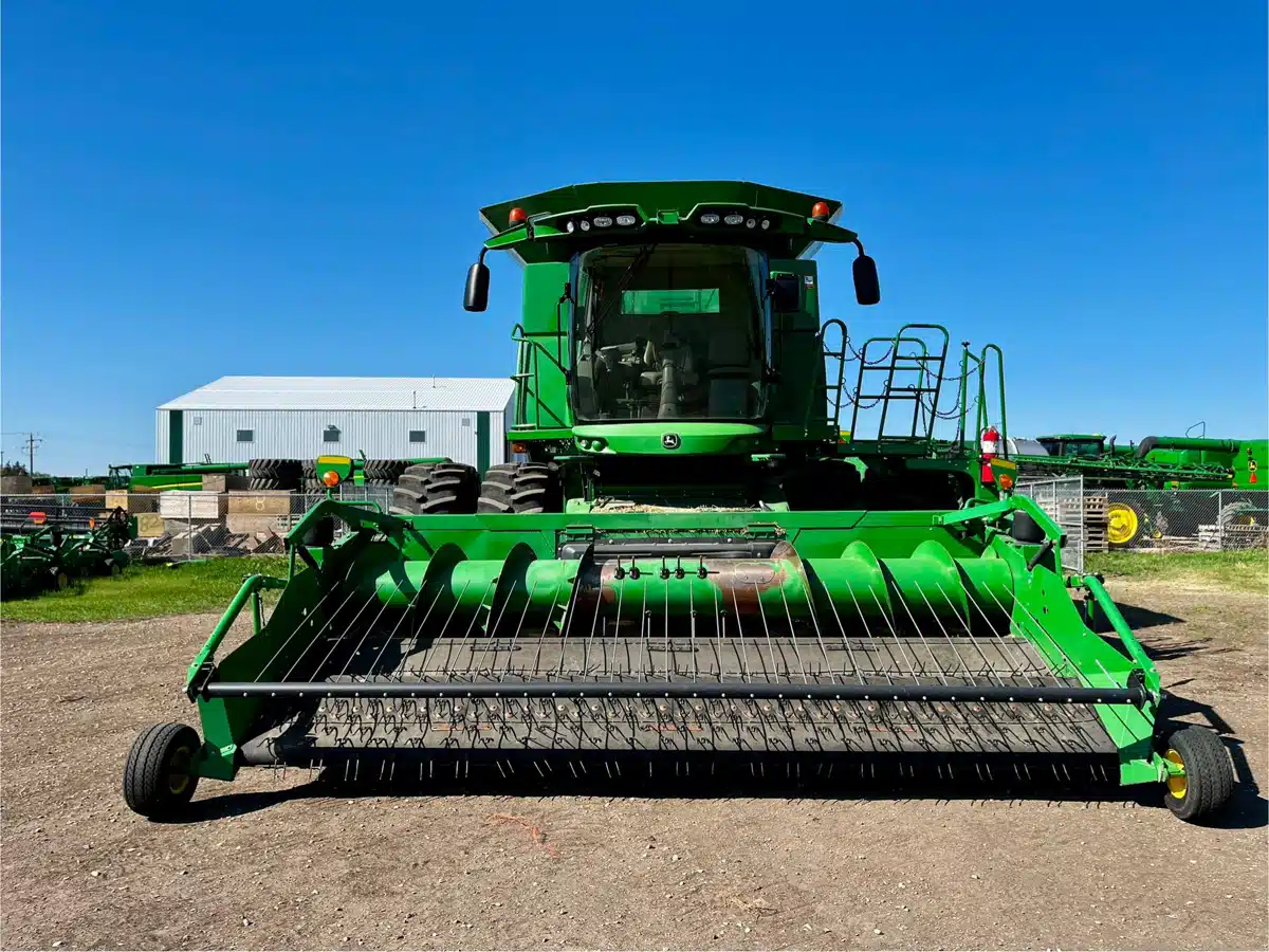 Gallery image 2 for Used 2015 John Deere S680 Combine