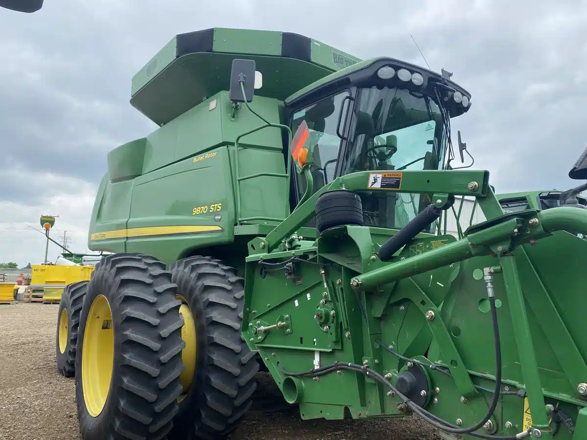 Gallery image 2 for Used 2010 John Deere 9870 STS Combine