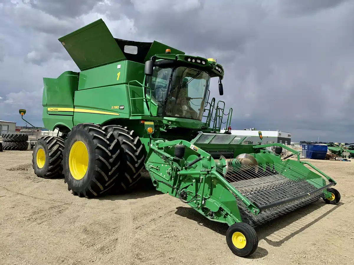 Gallery image 2 for Used 2018 John Deere S780 Combine