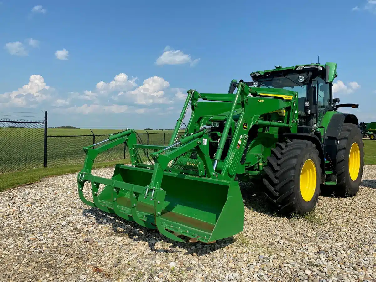 Gallery image 1 for Used 2022 John Deere 7R 250 Tractor