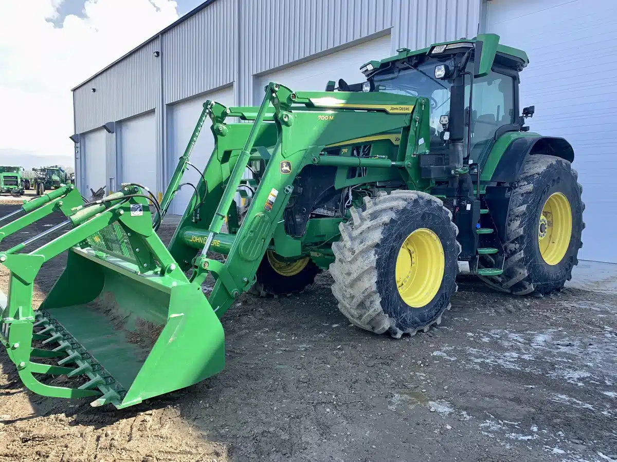 Gallery image 1 for Used 2022 John Deere 7R 250 Tractor