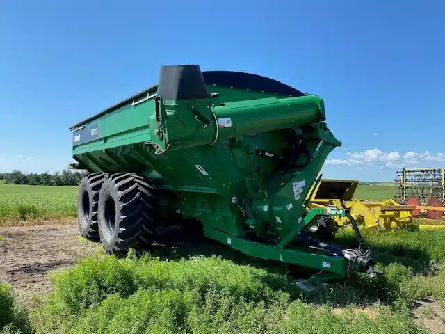 Gallery image 2 for 2017 Brandt 1522DXR Grain Cart