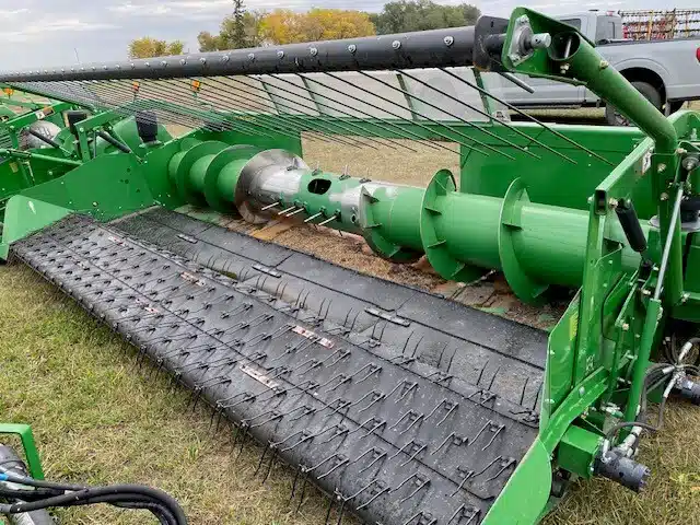 Gallery image 1 for Used 2016 John Deere 615P Header - Draper