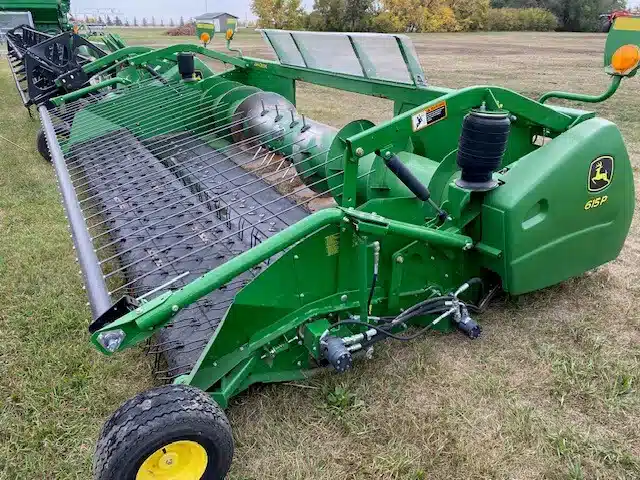 Gallery image 1 for Used 2016 John Deere 615P Header - Draper