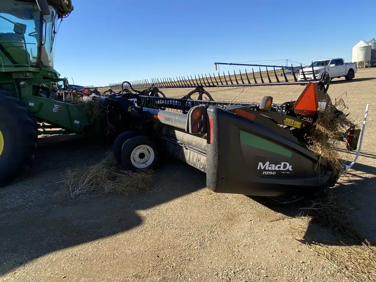 Gallery image 2 for Used 2017 MacDon FD75 Header - Flex Draper