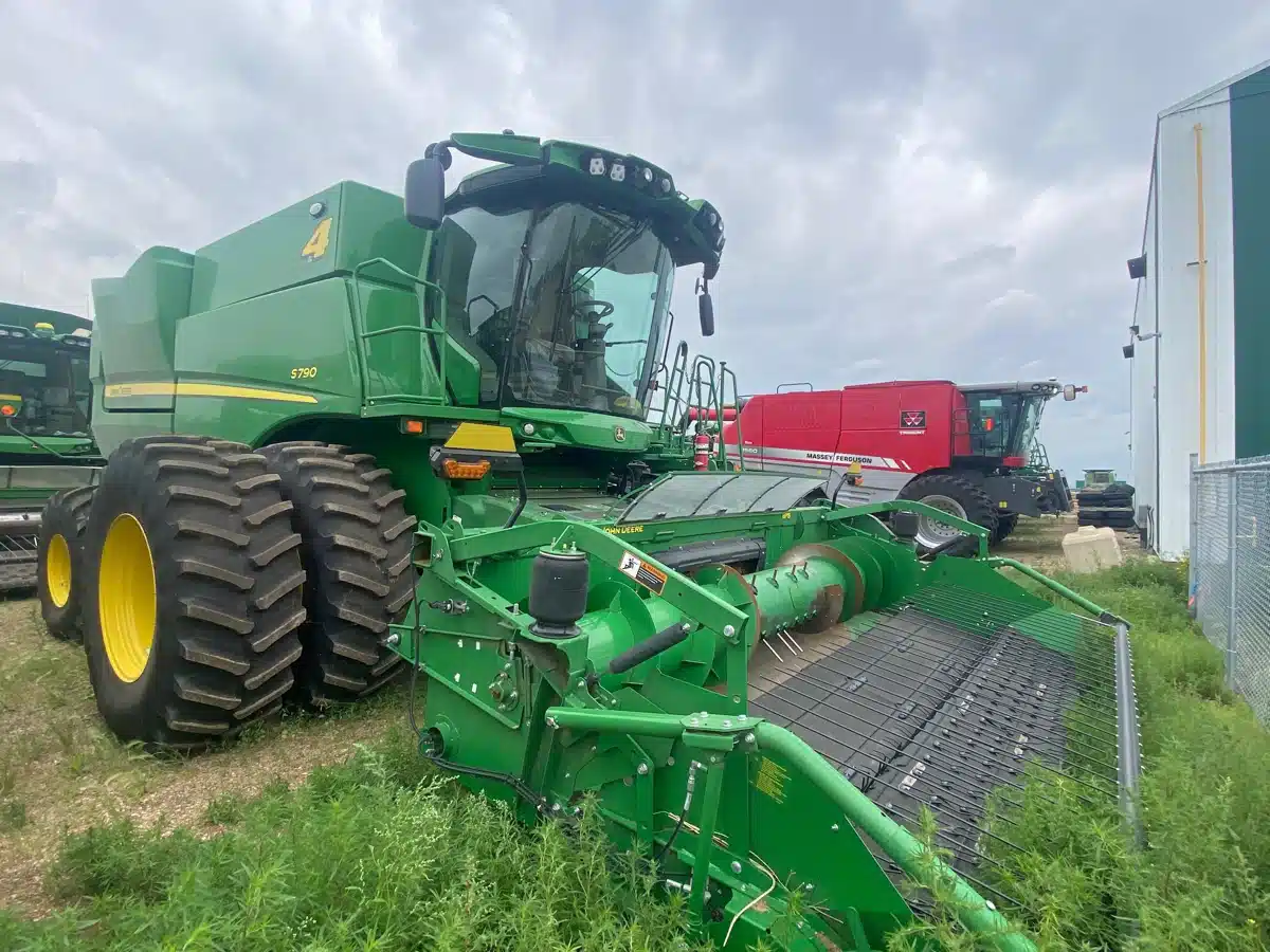 Gallery image 2 for Used 2022 John Deere S790 Combine