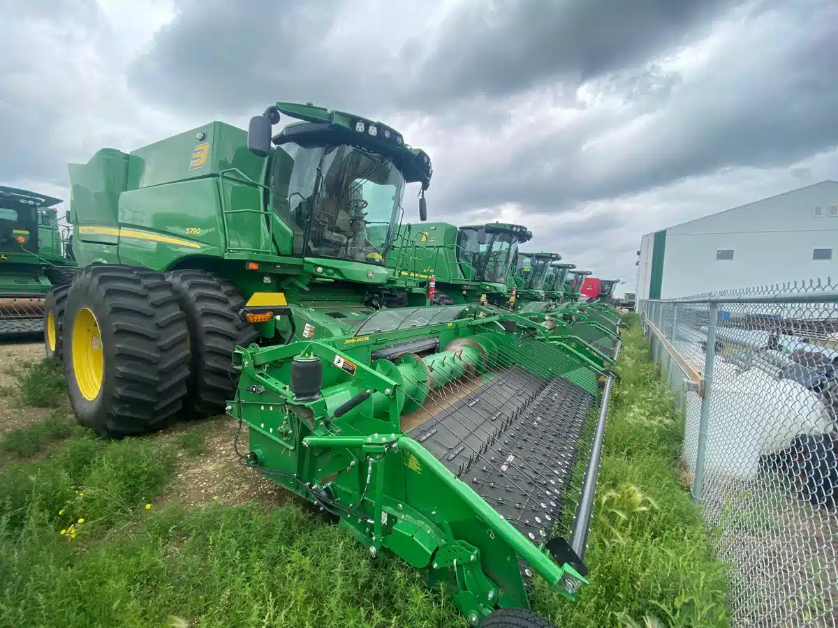 Gallery image 2 for Used 2022 John Deere S790 Combine