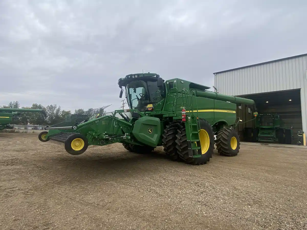 Gallery image 1 for Used 2022 John Deere S790 Combine