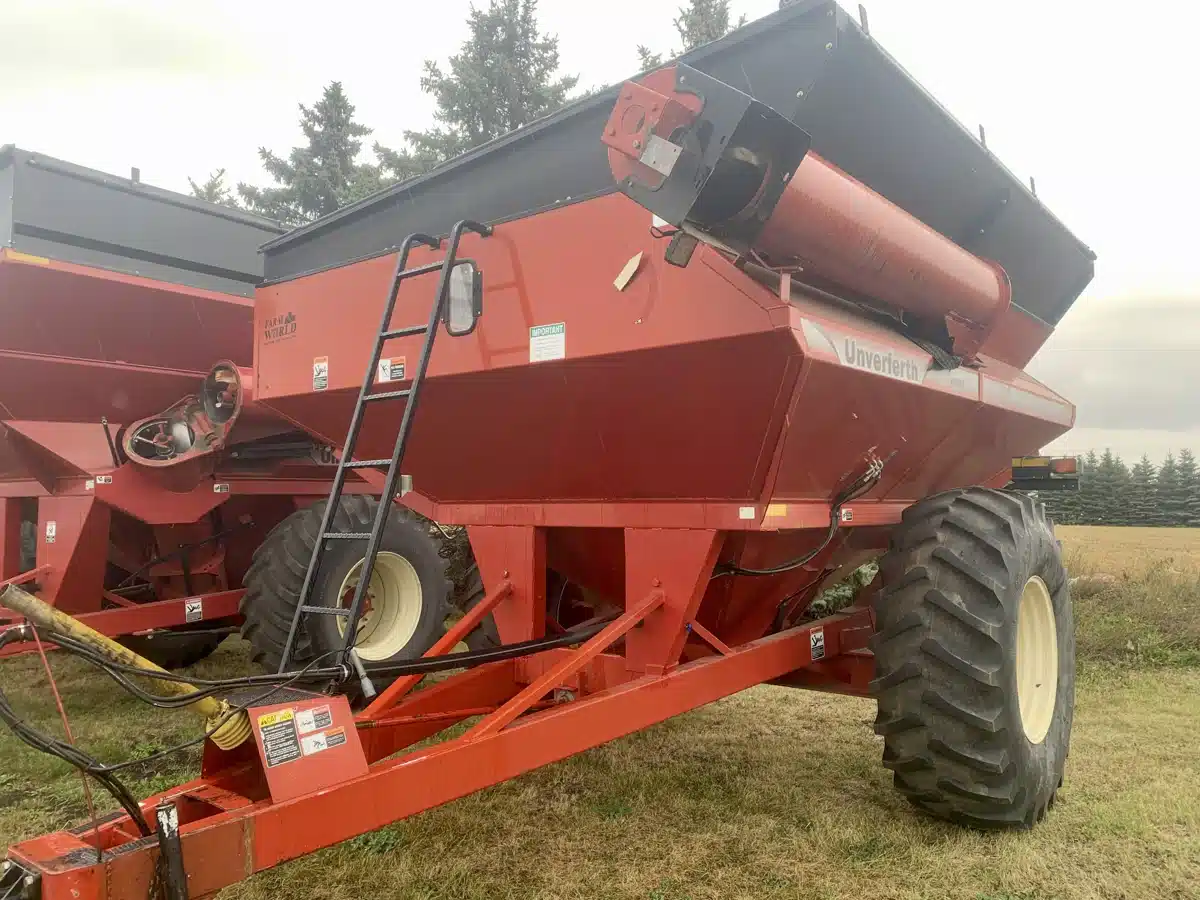 Gallery image 1 for Used 2005 Unverferth 6500 Grain Cart