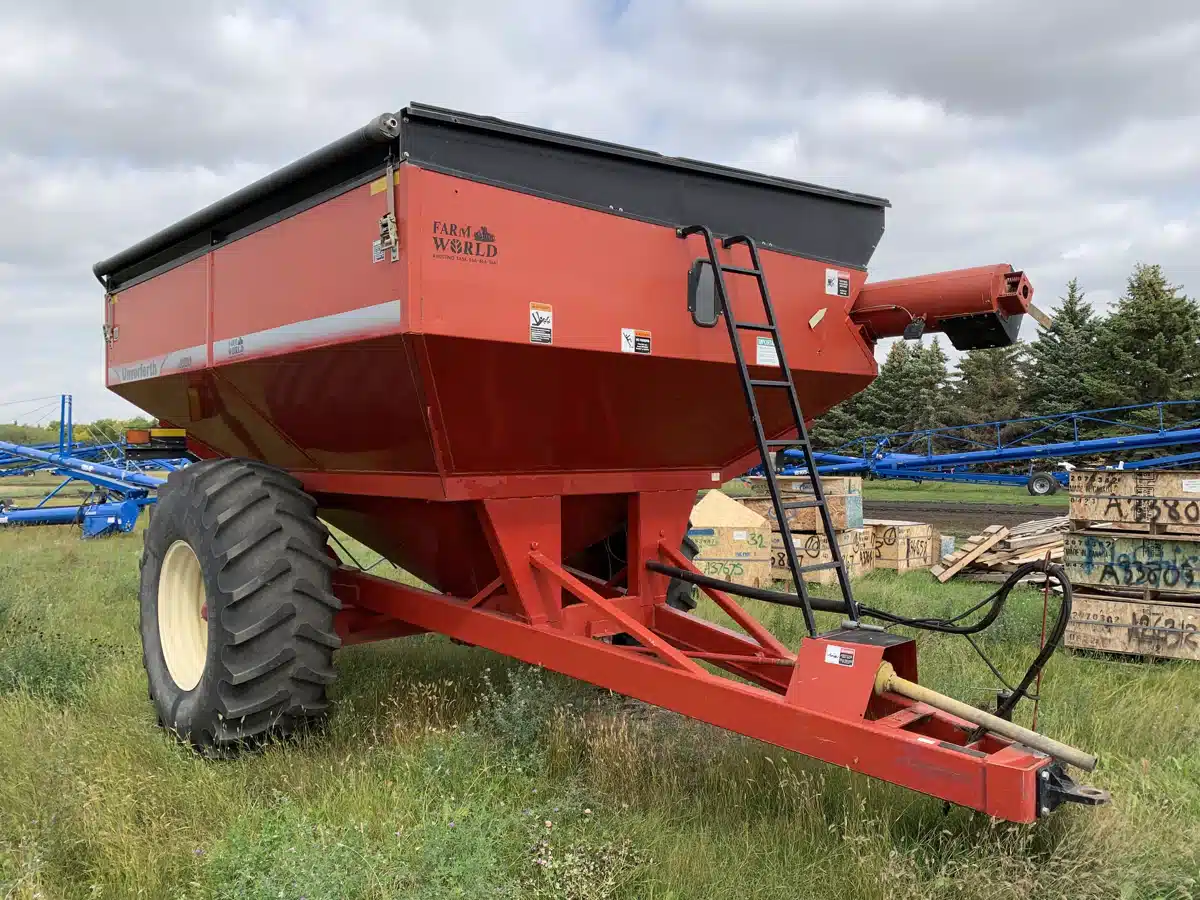 Gallery image 2 for Used 2005 Unverferth 6500 Grain Cart
