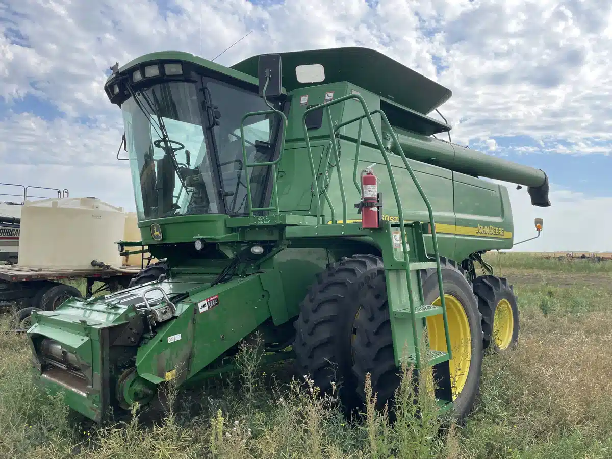 Gallery image 1 for Used 2004 John Deere 9860 STS Combine