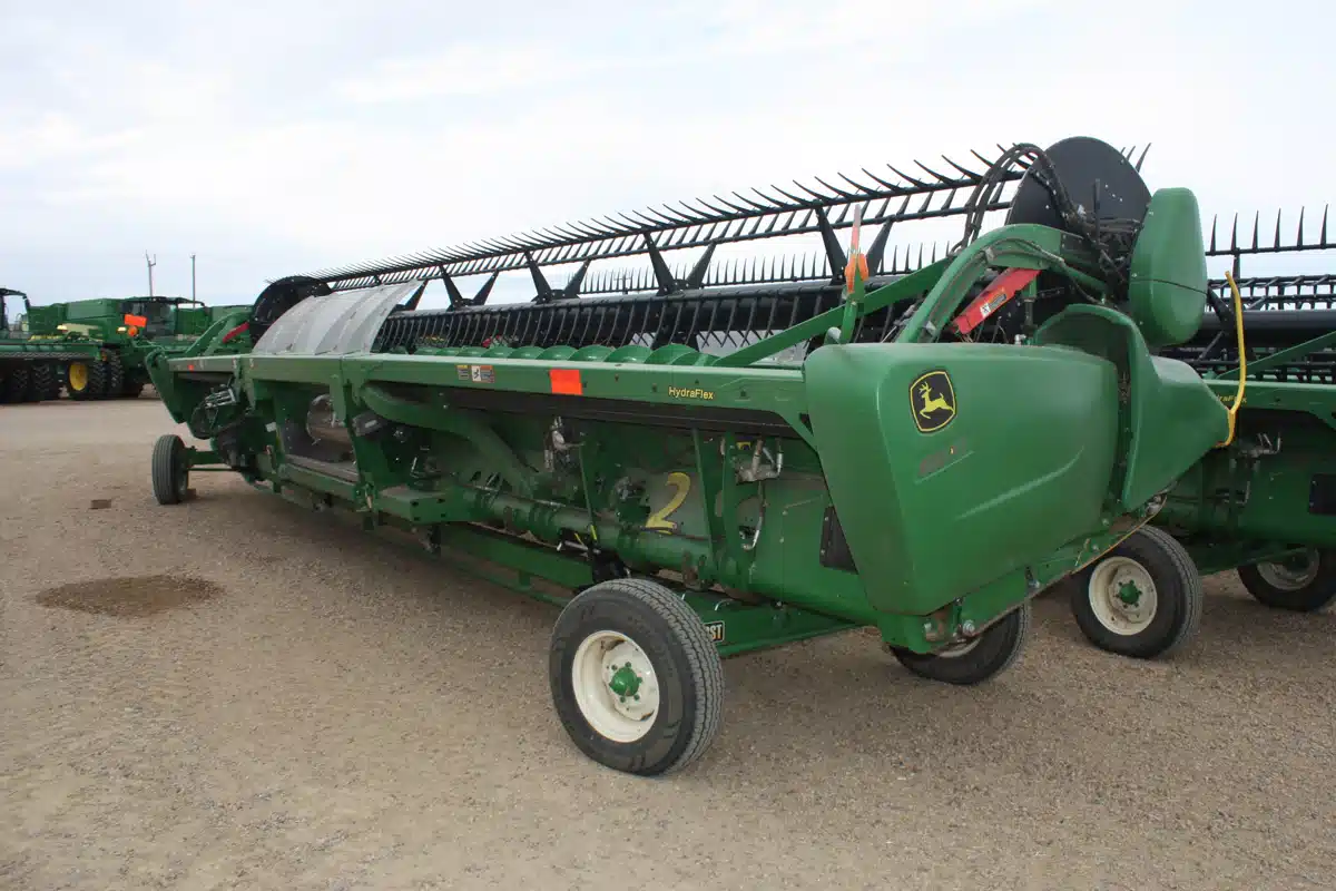 Gallery image 1 for Used 2017 John Deere 635FD Header - Draper