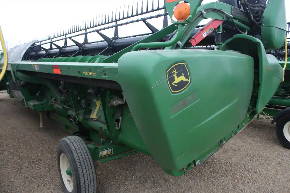 Gallery image 1 for Used 2017 John Deere 635FD Header - Draper