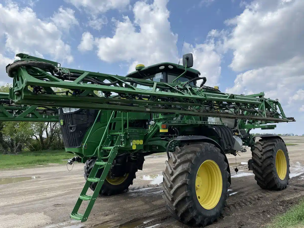 Gallery image 1 for Used 2018 John Deere R4038 Sprayer - Self Propelled