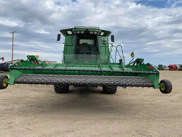 Gallery image 2 for Used 2005 John Deere 9860 STS Combine