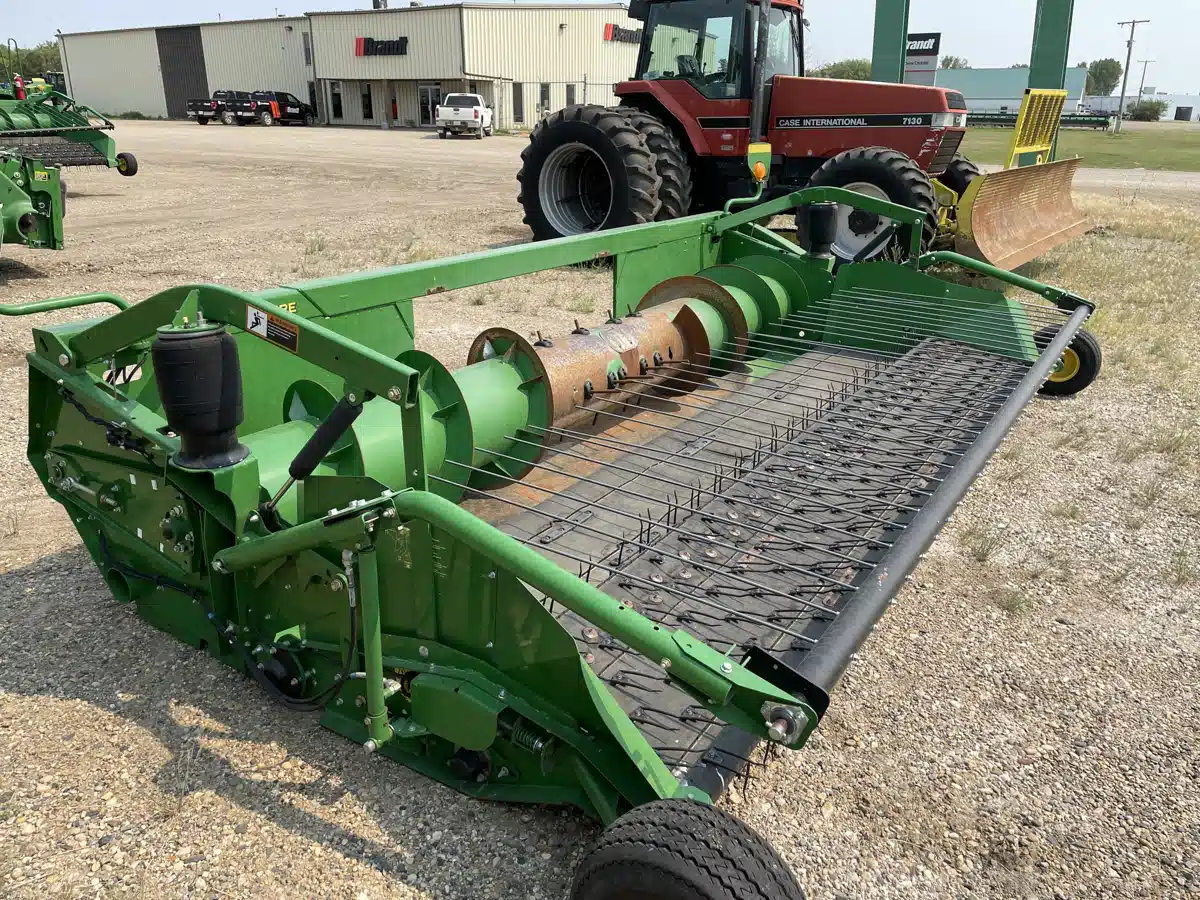 Gallery image 2 for Used 2016 John Deere 615P Header - Draper