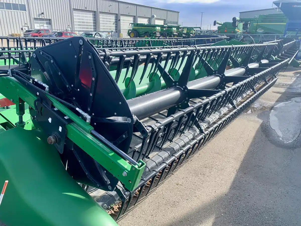 Gallery image 2 for Used 2022 John Deere RD45F Header - Flex