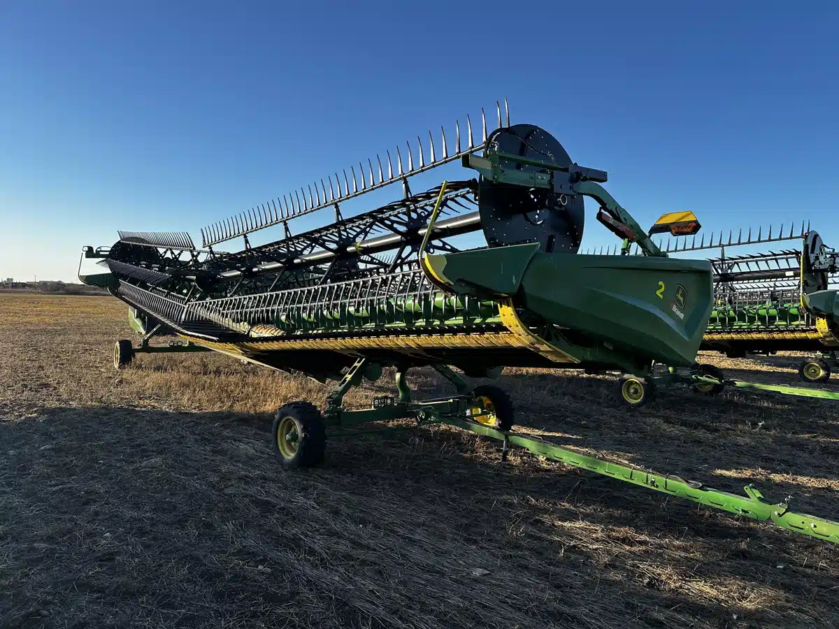 Gallery image 1 for Used 2022 John Deere HD45R Header - Draper