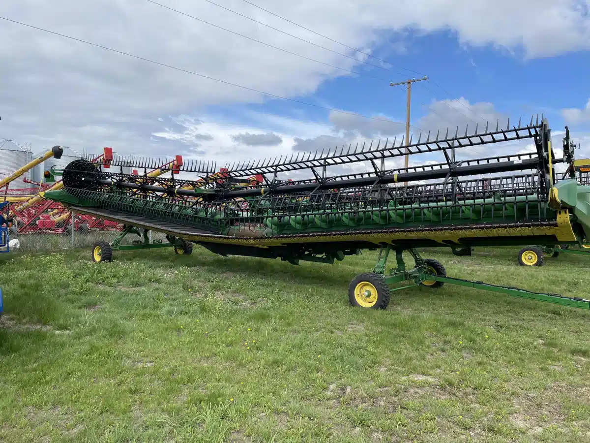 Gallery image 2 for Used 2022 John Deere HD45R Header - Draper