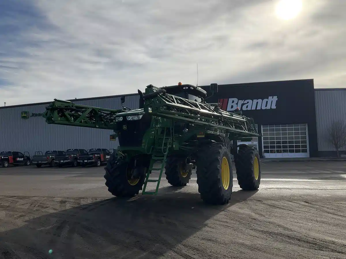 Gallery image 1 for Used 2015 John Deere R4038 Sprayer - Self Propelled